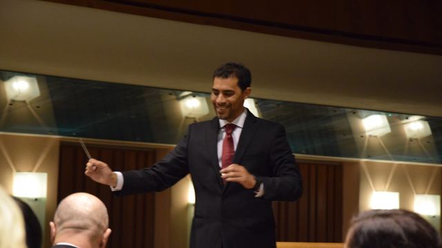 Silveyra dirigiendo a la Filarmónica de Moravia
